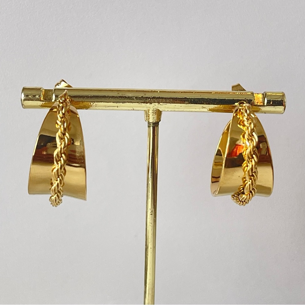 New 18k gold plated C shape earrings.